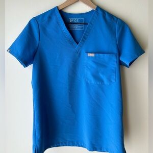 Catarina One-Pocket Scrub Top